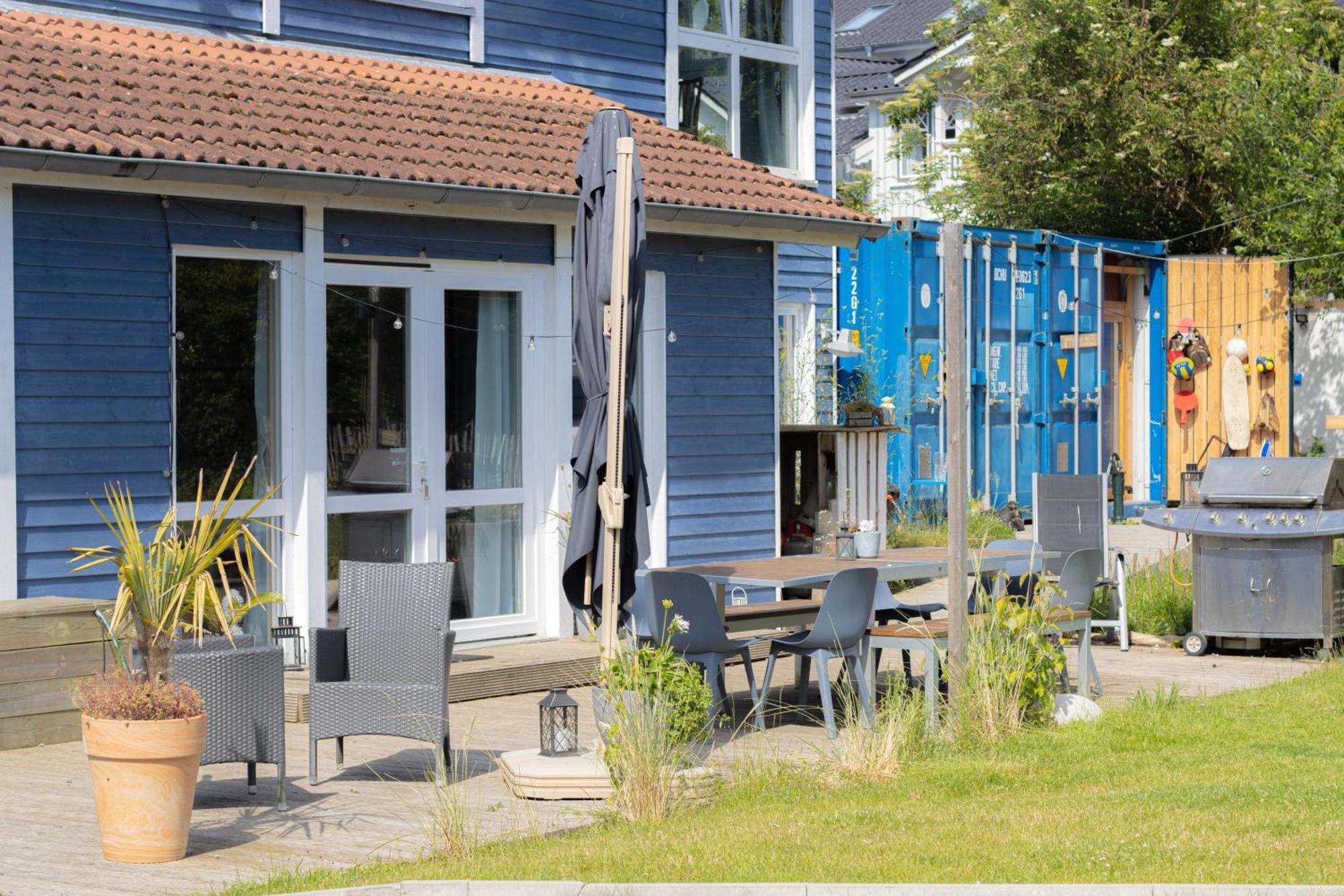 Hostel Oder Ferienwohnung 1-16 Personen Im Blauen Haus Fehmarn Exterior photo